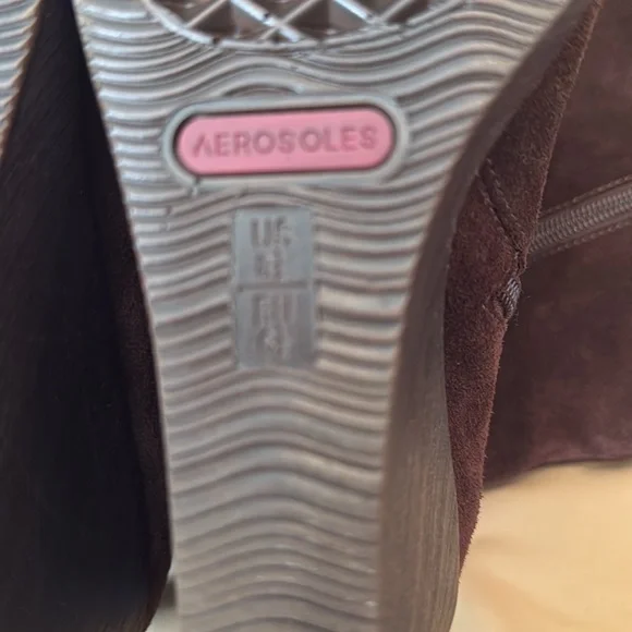 Aerosoles size 8.5 chocolate brown suede wedge boot - Picture 7 of 12